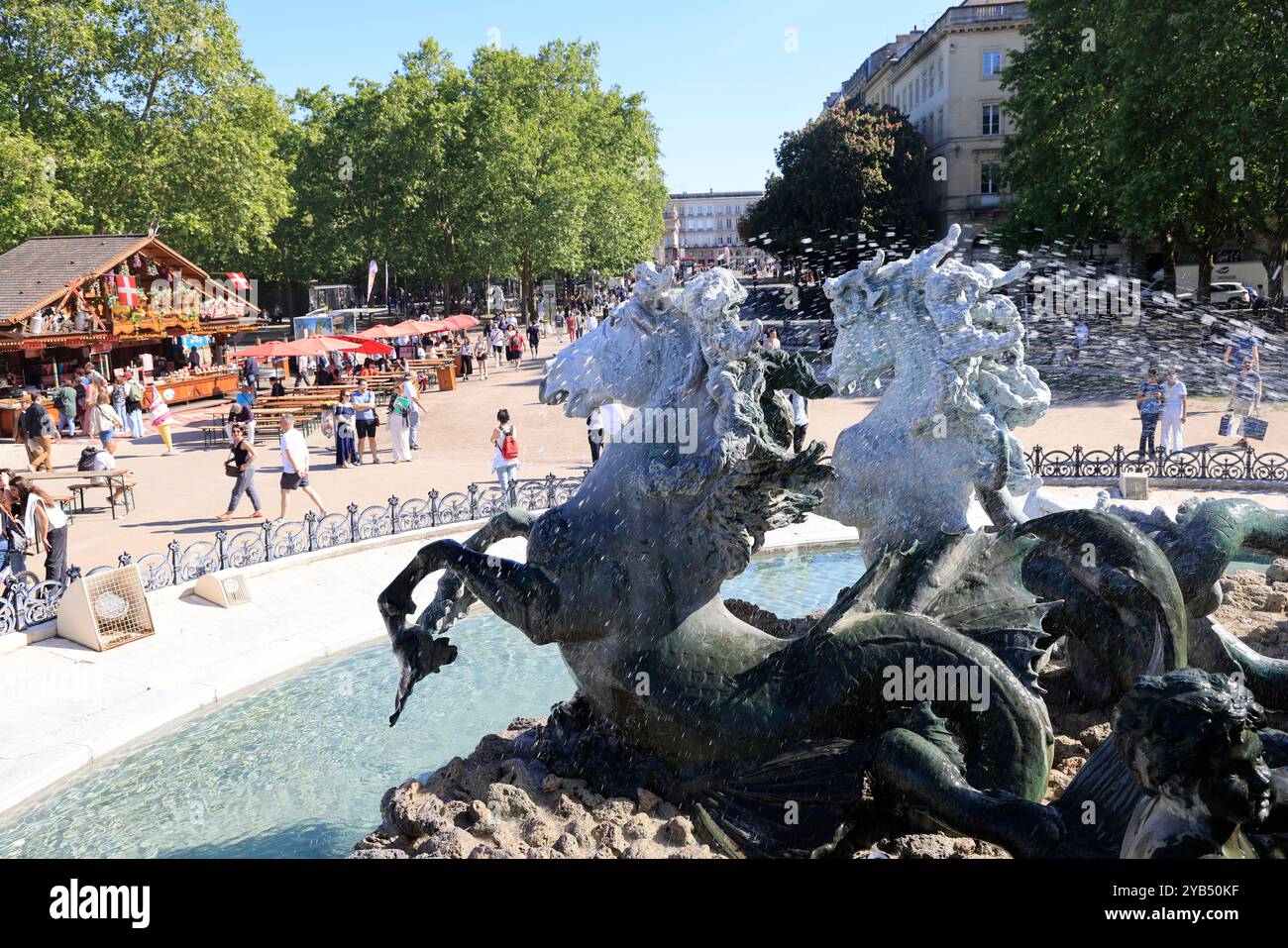 Monumento ai Girondins e Fontana dei Girondins in Place des Quinconces a Bordeaux. Bordeaux, Gironda, Nouvelle Aquitaine, Francia, Europa Foto Stock