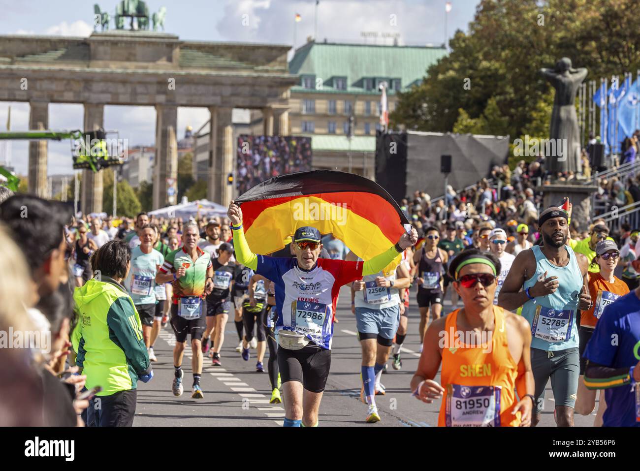 Maratona BMW di Berlino. Con 54, 280 finalisti, è l'evento di corsa più popolare in Germania. Berlino, Germania, Europa Foto Stock