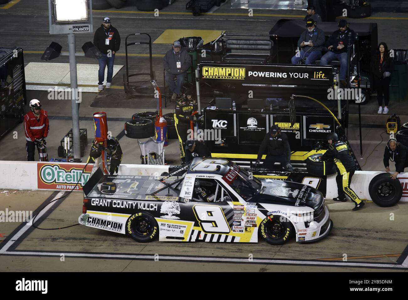 Grant Enfinger si ferma ai box per la gara Weather Guard Truck Race di Bristol, Tennessee, USA, Nord America Foto Stock