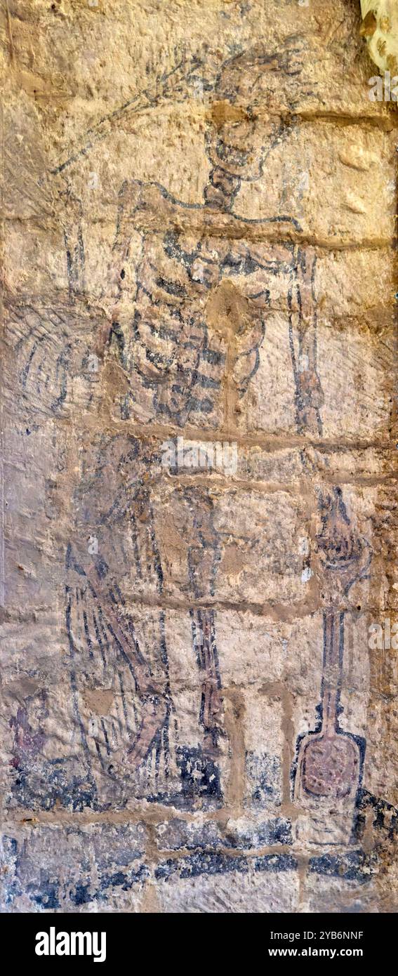 Pittura murale di scheletro che rappresenta il padre tempo con falce, chiesa di San Michele, Yanworth, Gloucestershire, Inghilterra, Regno Unito Foto Stock