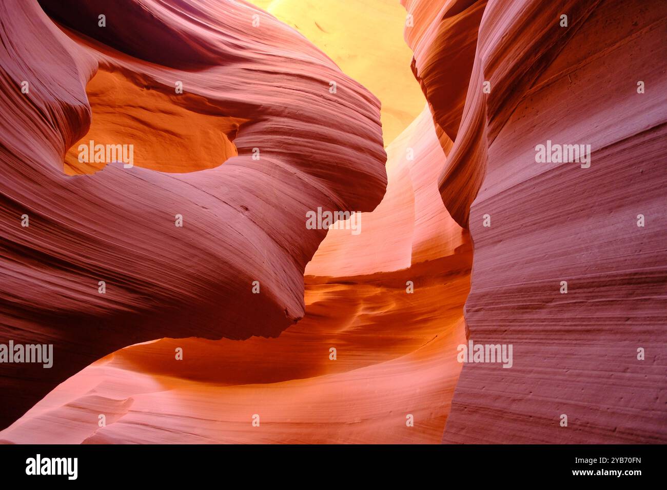 Spettacolare roccia e paesaggio al Lower Antelope Canyon in Arizona, Stati Uniti Foto Stock