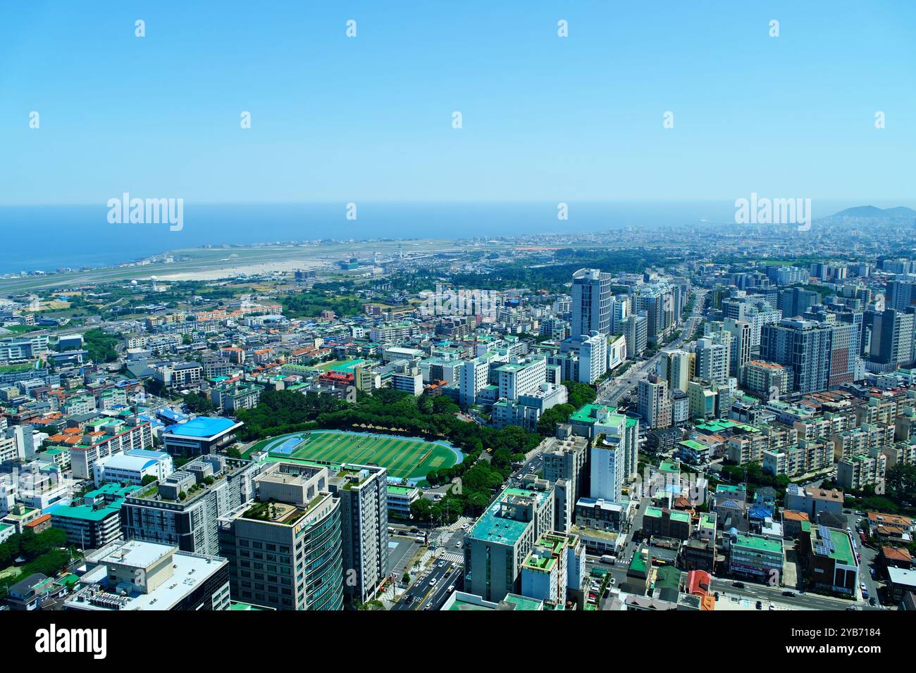 Città di Jeju in Corea del Sud. Skyline aereo della città Foto Stock