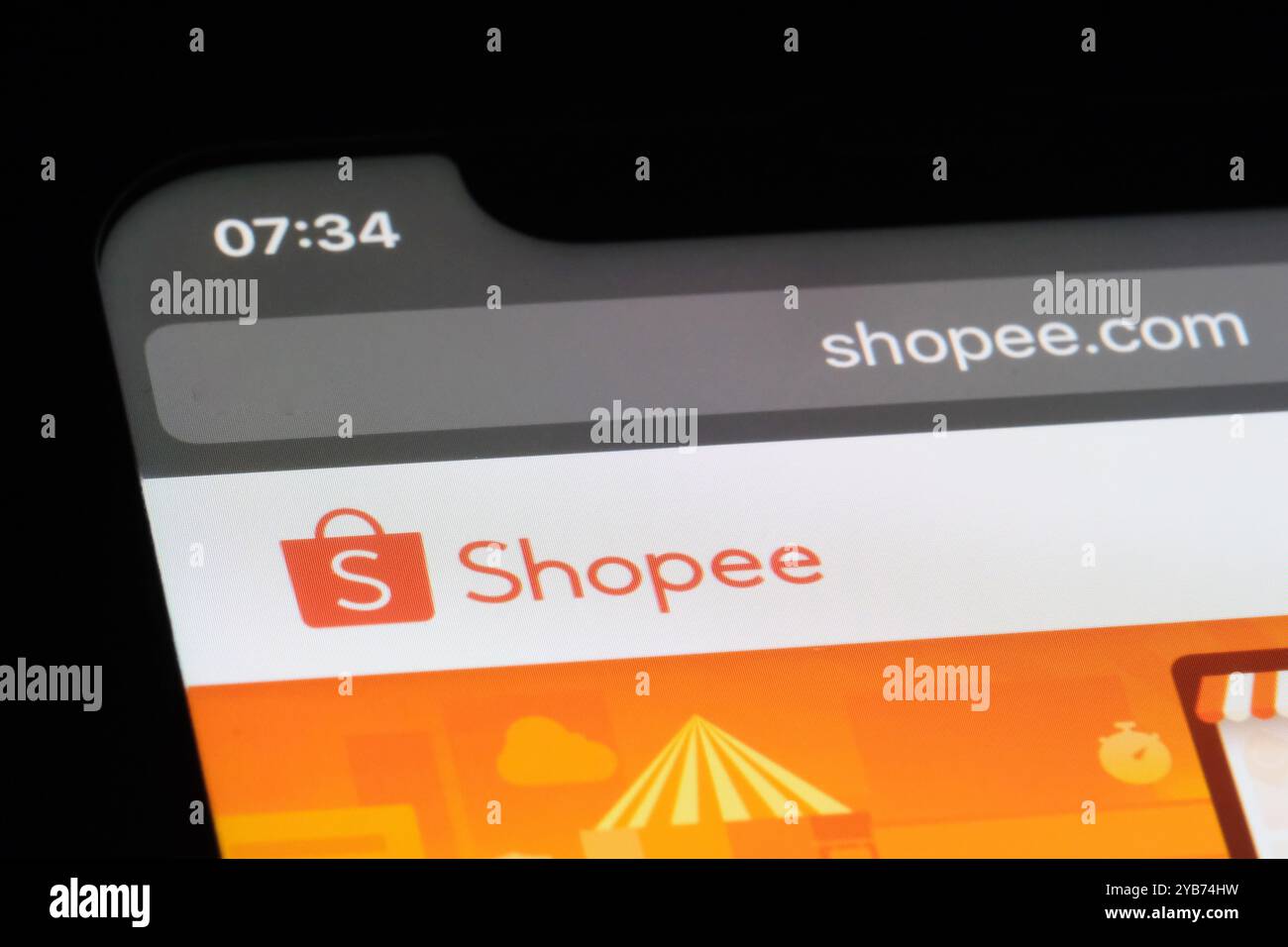 Primo piano del logo del marchio Shopee sul sito Web ufficiale. Shopee Pte. Ltd. È una società di e-commerce di Singapore Foto Stock