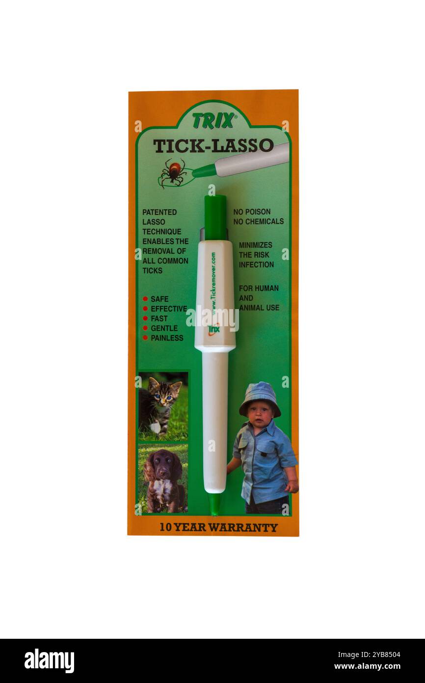 Strumento per la rimozione delle zecche TIC-lasso Trix per rimuovere le zecche isolate su sfondo bianco Foto Stock