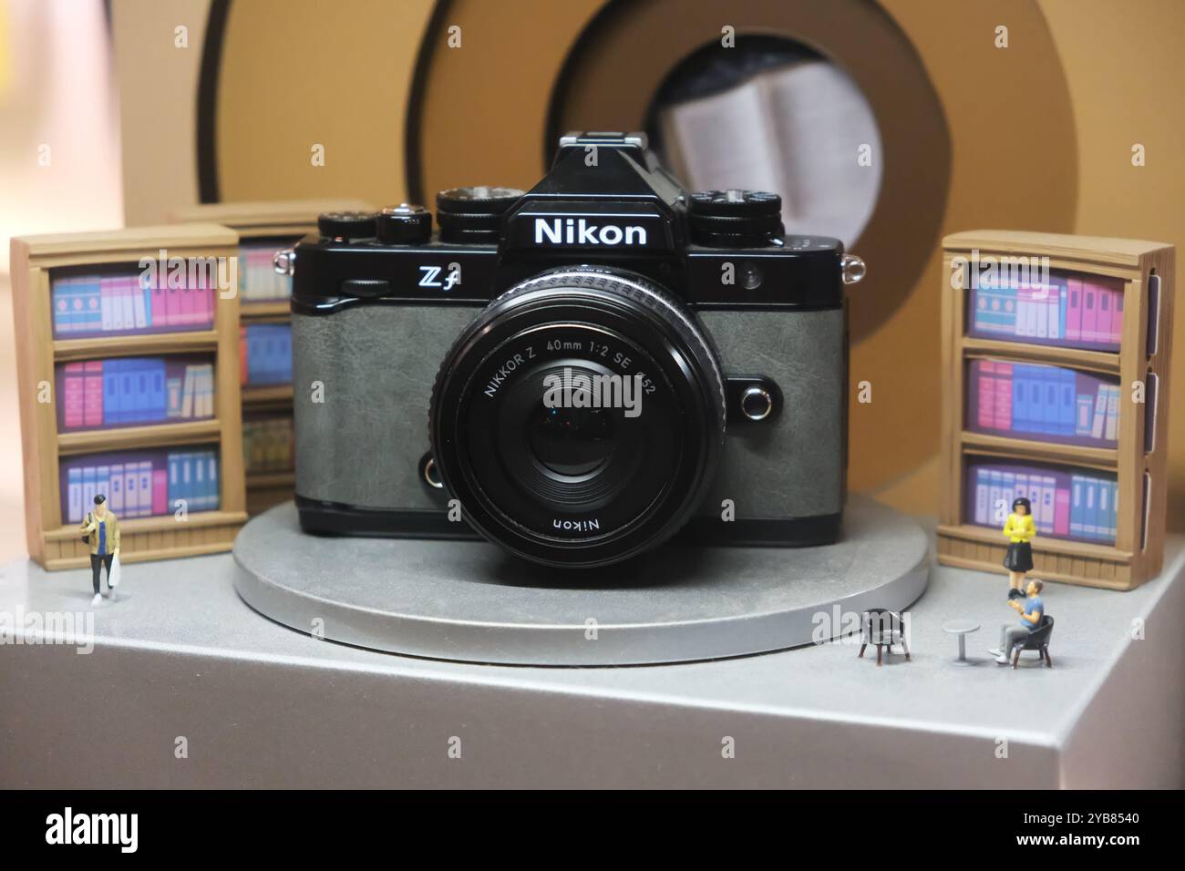 Shanghai, Cina-4 novembre 2023: Fotocamera mirrorless full-frame Nikon ZF Foto Stock