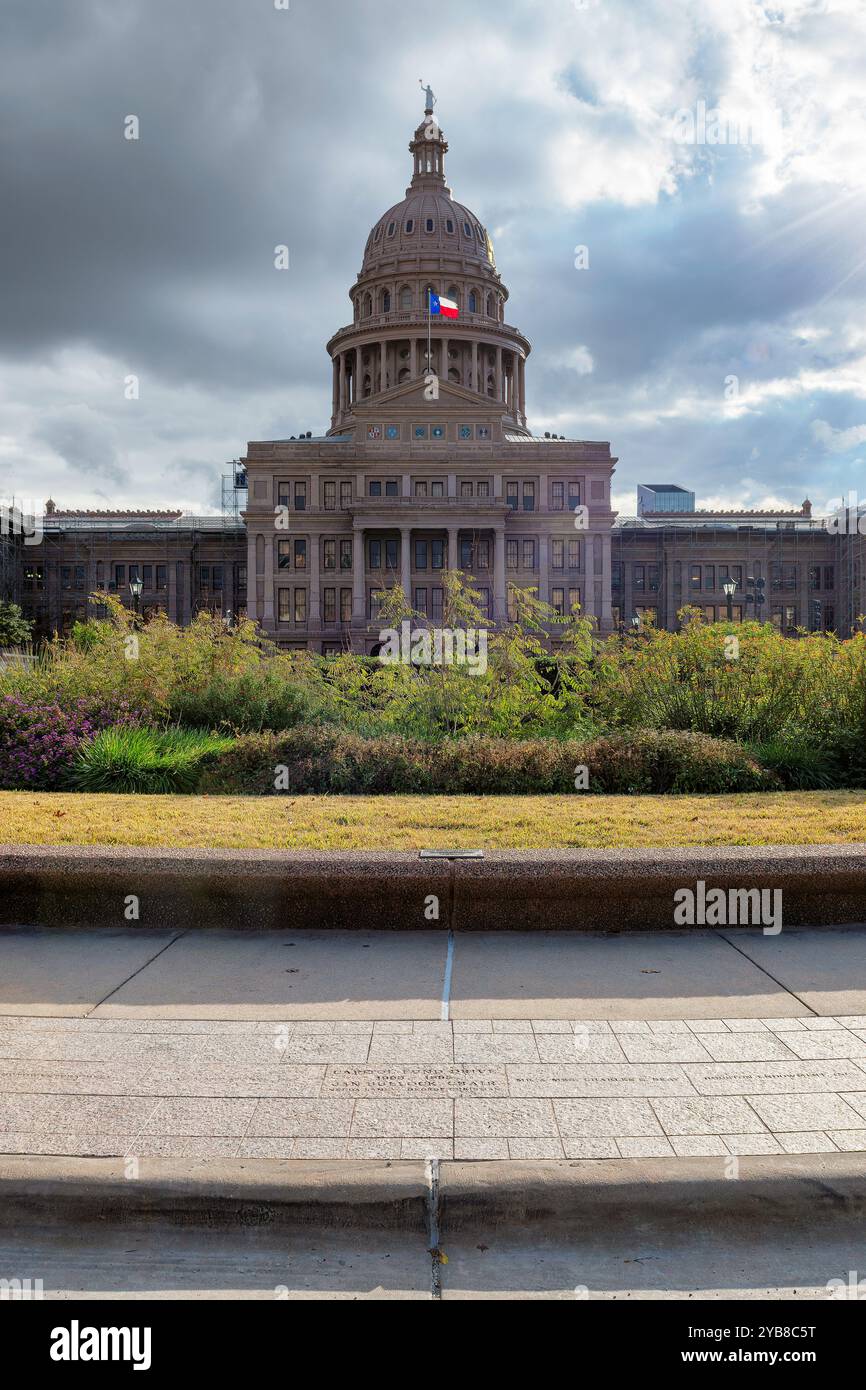 Il palazzo del governo del Texas al tramonto ad Austin, Texas, Stati Uniti Foto Stock