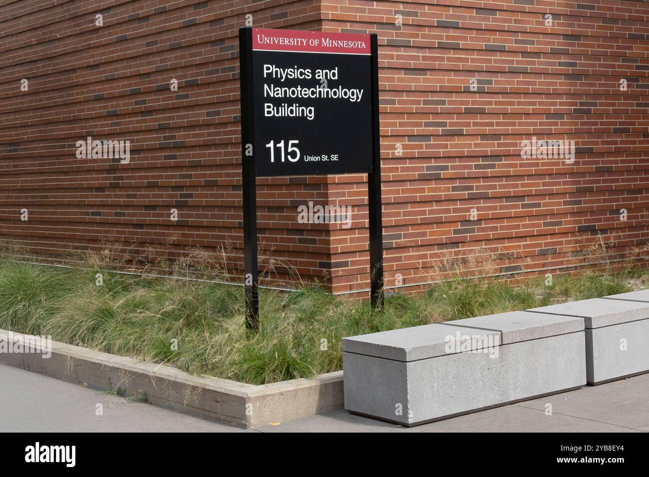 MINNEAPOLIS, Minnesota, USA, 5 SETTEMBRE 2024: Physics and Nanotechnology Building nel campus dell'Università del Minnesota. Foto Stock