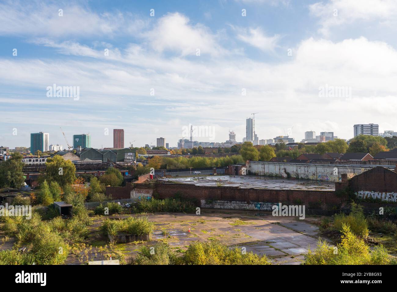 Edgbaston Reservoir a Birmingham in autunno, sole utilizzato per alimentare l'acqua alla rete dei canali Foto Stock