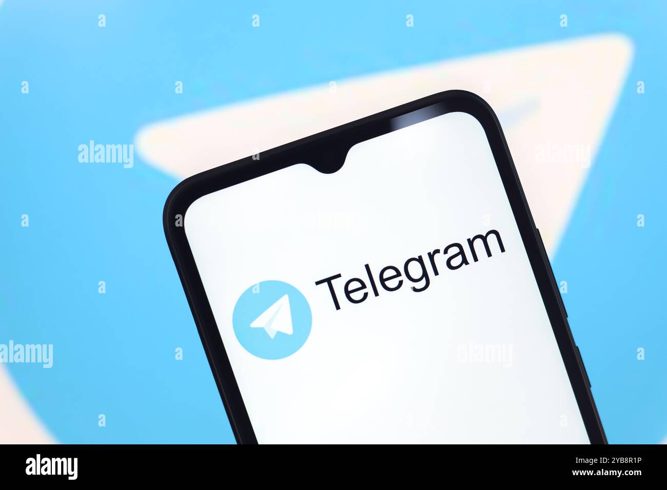 17 ottobre 2024, Portogallo. In questa immagine, il logo Telegram viene visualizzato sullo schermo di uno smartphone Foto Stock