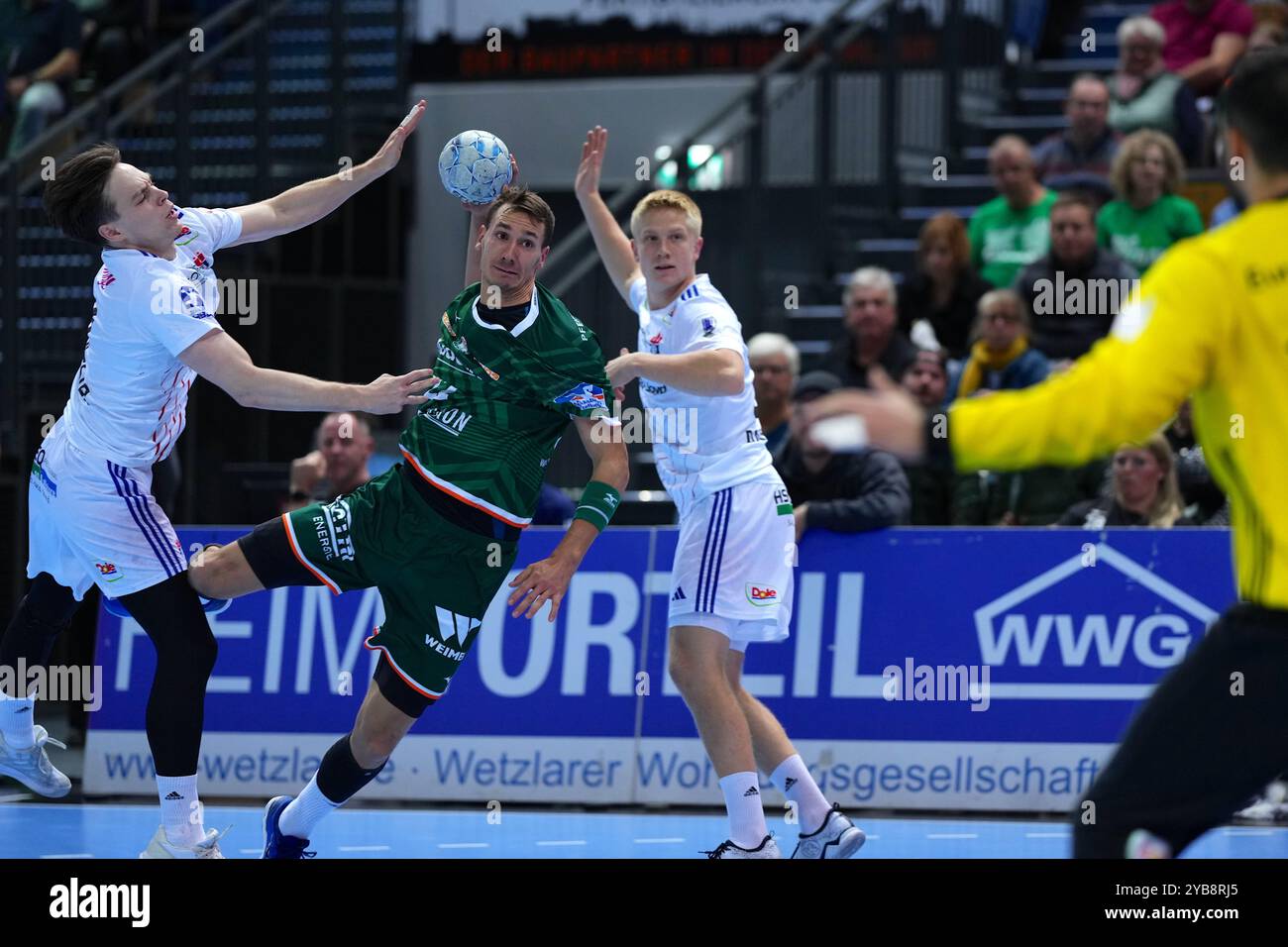 Wetzlar, Germania. 17 ottobre 2024. Wetzlar, Germania, 17 ottobre 2024: Dominik Mappes ( 7 Wetzlar ) durante la partita Liqui Moly Handball-Bundesliga tra HSG Wetzlar e HSV Handball alla Buderus-Arena di Wetzlar, GERMANIA. (Julia Kneissl/SPP) credito: SPP Sport Press Photo. /Alamy Live News Foto Stock