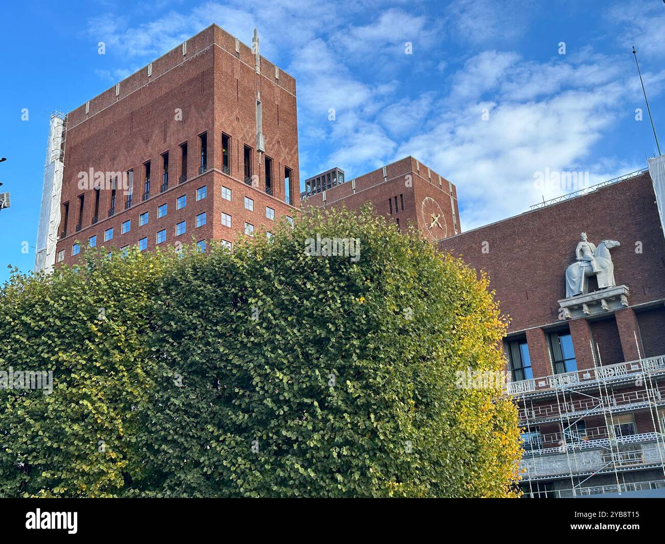 Oslo, Norvegia. 11 ottobre 2024. Municipio (Oslo rådhus). Il Premio Nobel per la pace viene assegnato qui ogni anno il 10 dicembre. Crediti: Steffen Trumpf/dpa/Alamy Live News Foto Stock