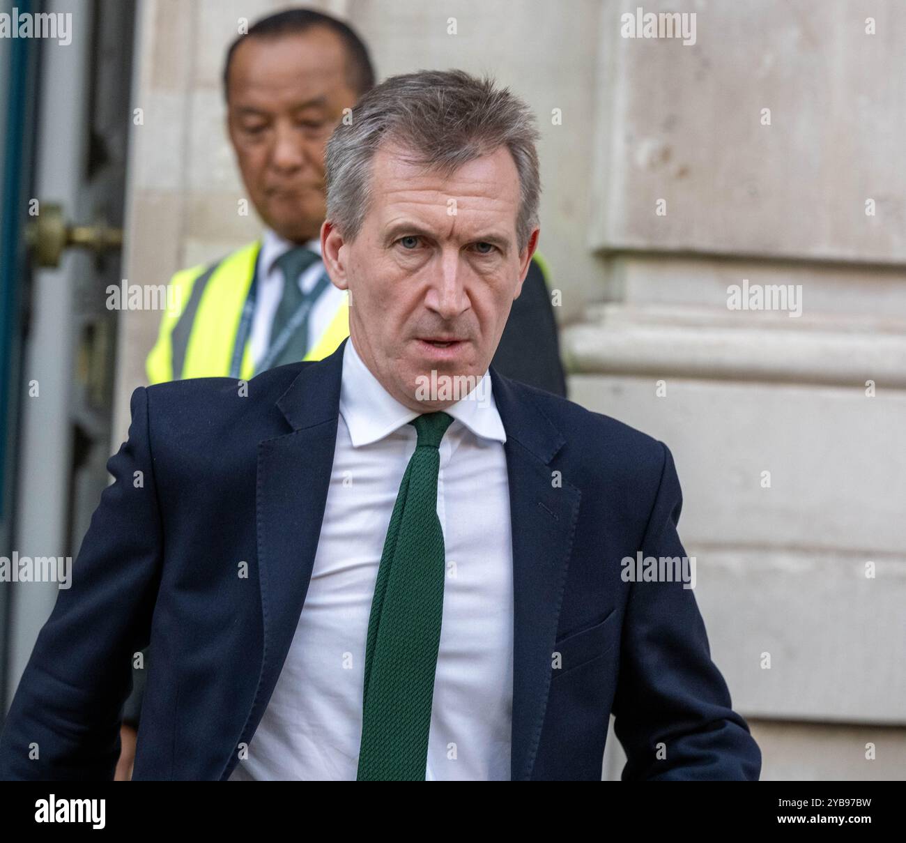 Londra, Regno Unito. 17 ottobre 2024. Comitato di gabinetto (ritenuto un Consiglio di sicurezza nazionale) tenutosi presso l'Ufficio di Gabinetto 70 i partecipanti di Whitehall includevano il sindaco di Londra e il commissionario di polizia MET . Dan Jarvis, Ministro della sicurezza, credito: Ian Davidson/Alamy Live News Foto Stock