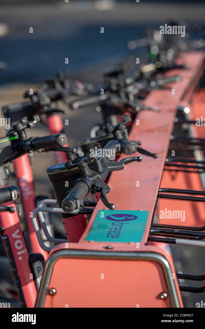 Immagine astratta di scooter a noleggio a consumo a Southampton, Hampshire, Regno Unito Foto Stock