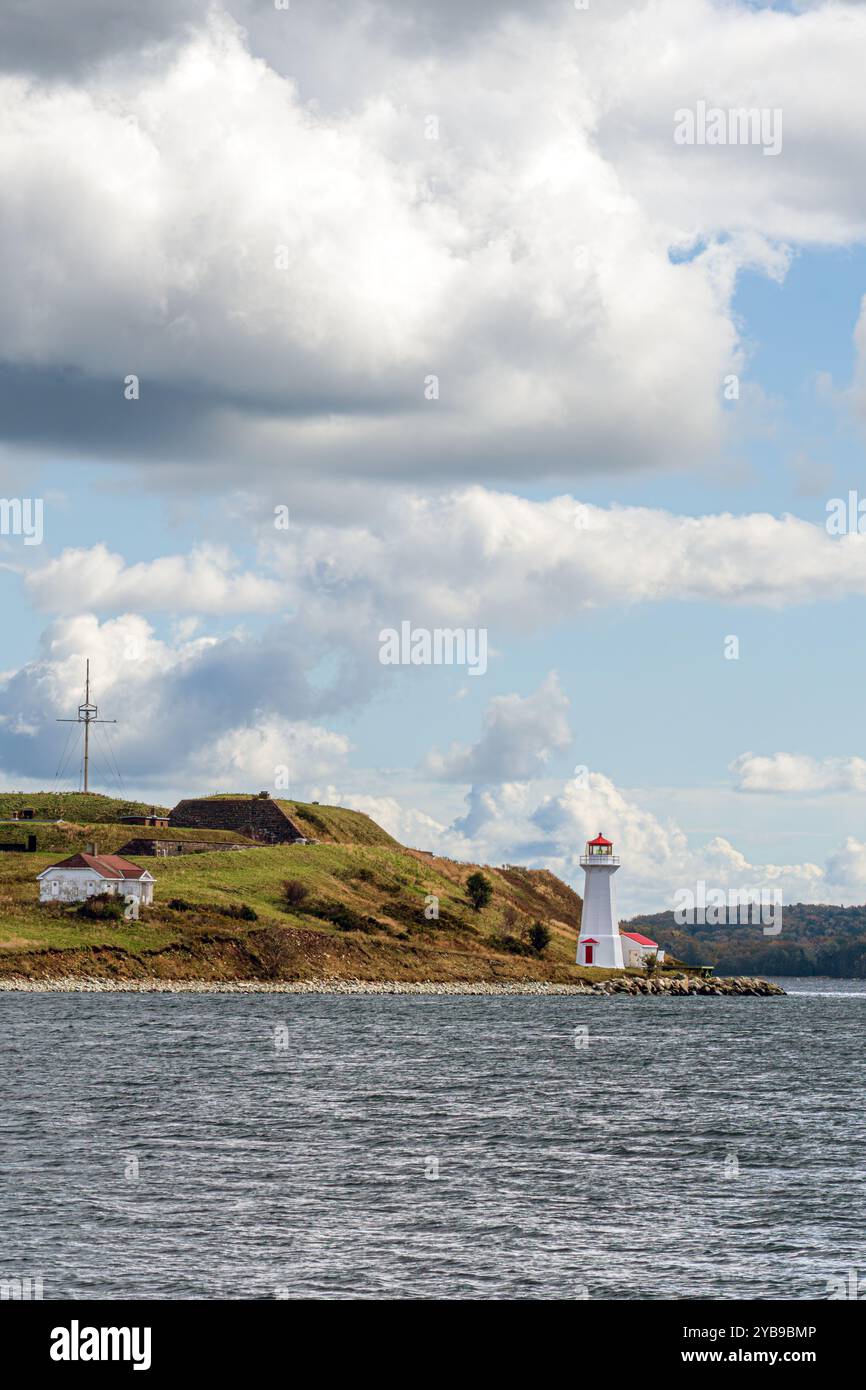 Situata interamente all'interno del porto di Halifax, Georges Island prende il nome dal re Giorgio II e' immersa nella storia. Sede di Fort Charlotte è stata utilizzata come Foto Stock