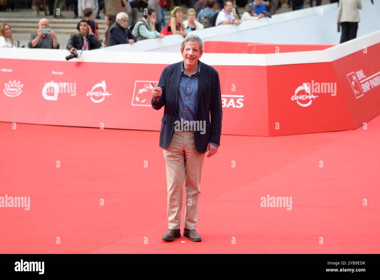 Roma, Italia. 17 ottobre 2024. Riccardo Rossi partecipa al Red carpet del film "Ciao Marcello Mastroianni l'antidivo" al Rome Film Fest 2024 all'Auditorium Parco della musica. Credito: SOPA Images Limited/Alamy Live News Foto Stock