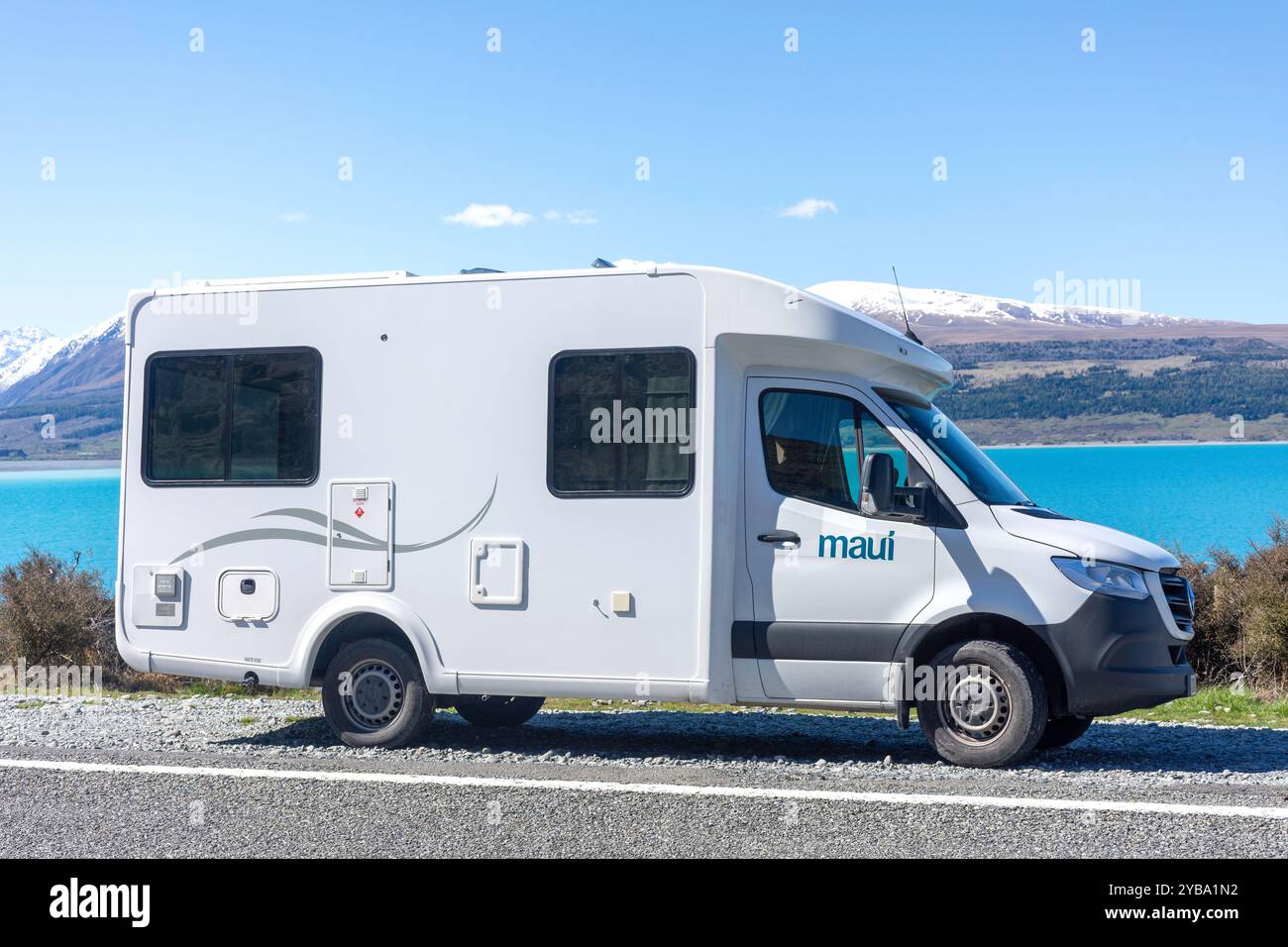 Vista del camper di Maui sul lago Pukaki (Pūkaki), State Highway 80, Canterbury, South Island, nuova Zelanda Foto Stock