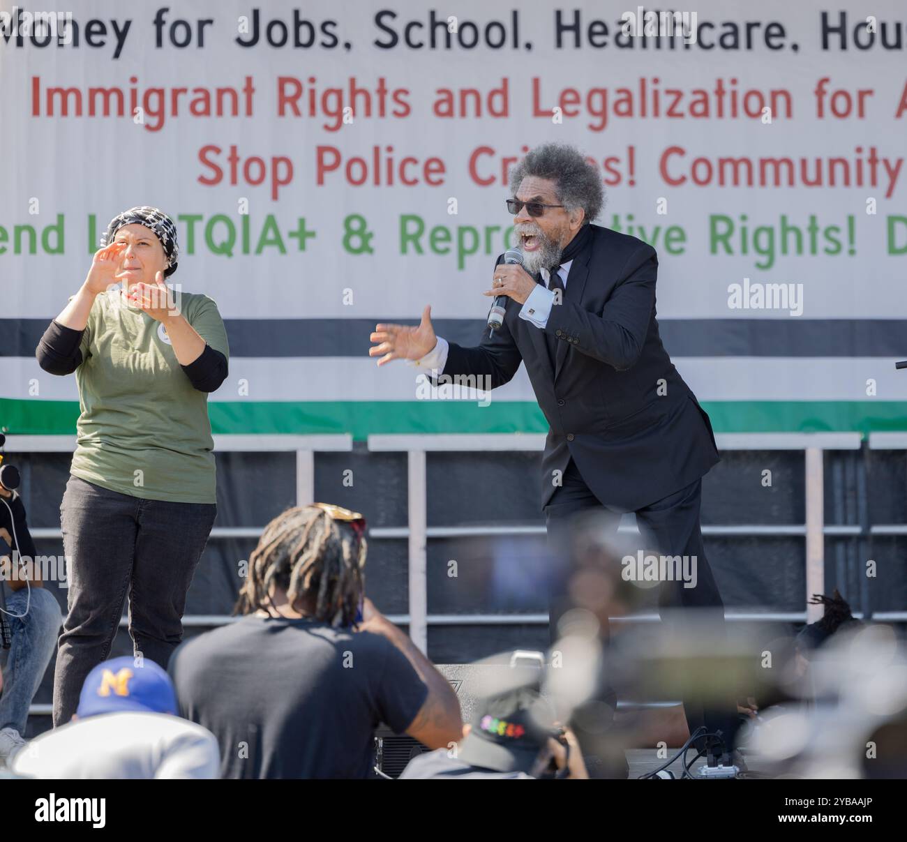 CHICAGO, Ill. – 19 agosto 2024: Il candidato presidenziale Dr. Cornel West affronta una manifestazione filo-palestinese nell'Union Park di Chicago. Foto Stock