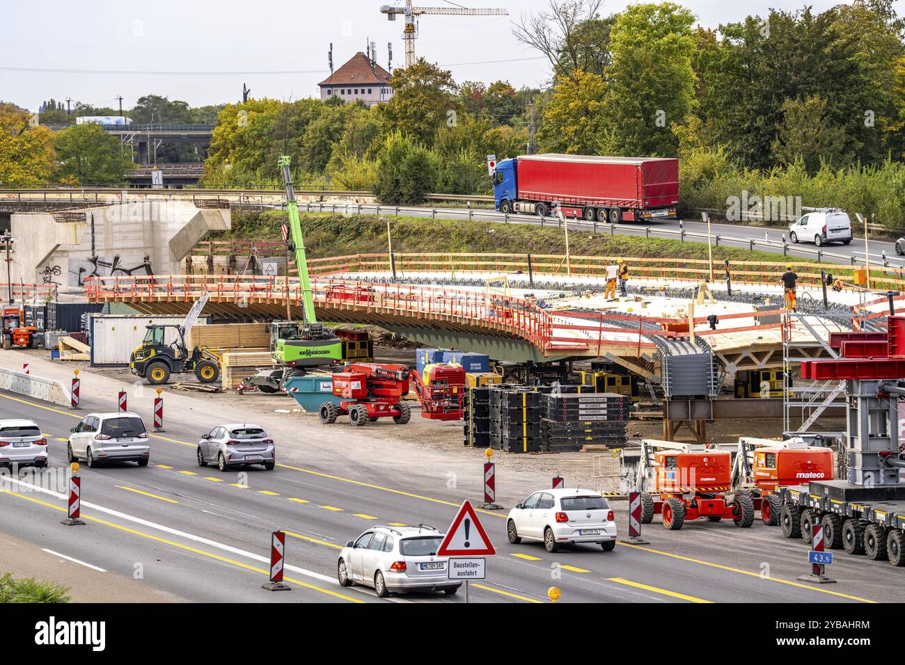 Svincolo autostradale Duisburg-Kaiserberg, A40 con l'A3, importante cantiere per diversi anni, completa la costruzione di ponti, rampe, accesso Foto Stock