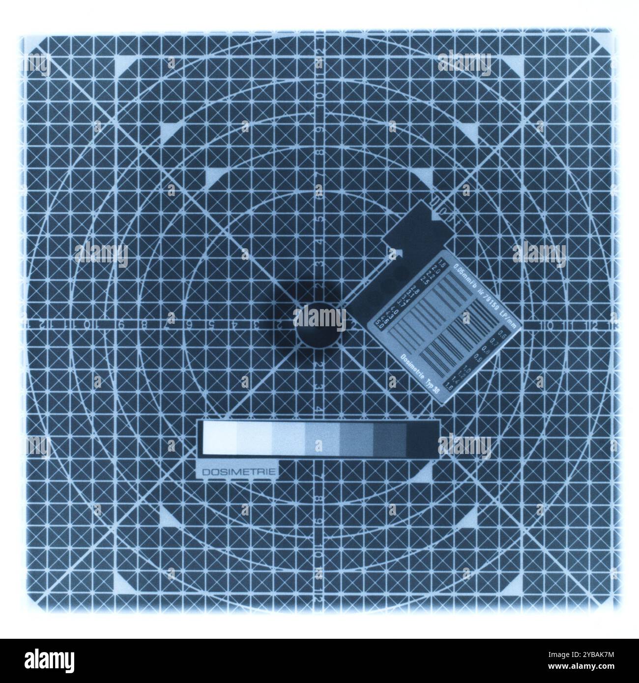 Campione di analisi per il controllo di qualità ciclico in radiologia. L'immagine radiologica del campione di analisi fornisce parametri importanti che possono essere analizzati e m Foto Stock