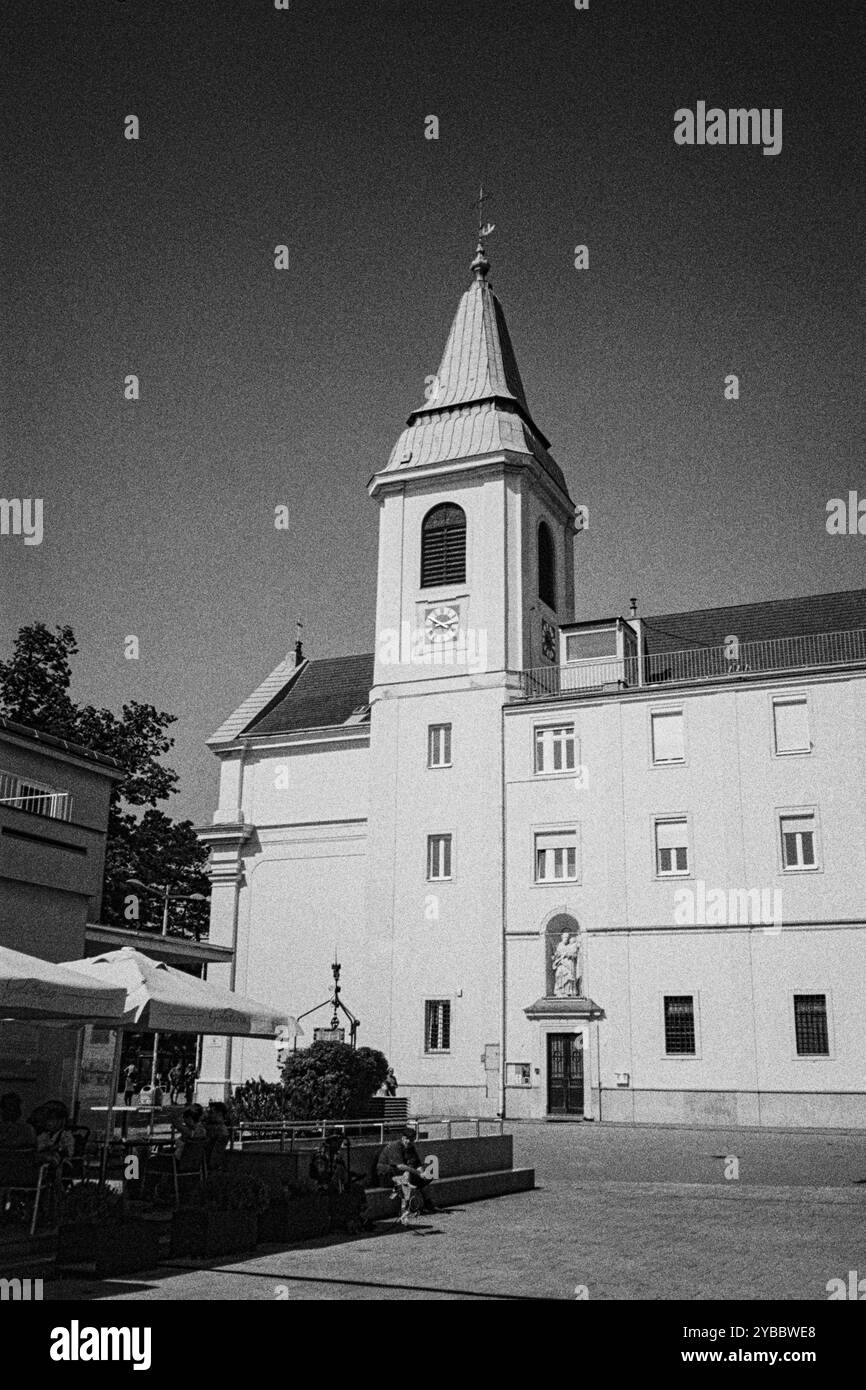 Chiesa di San Giuseppe Kahlenberg nel 19° distretto di Vienna, parte della Wienerwald (boschi viennesi), Vienna Austria. Foto Stock