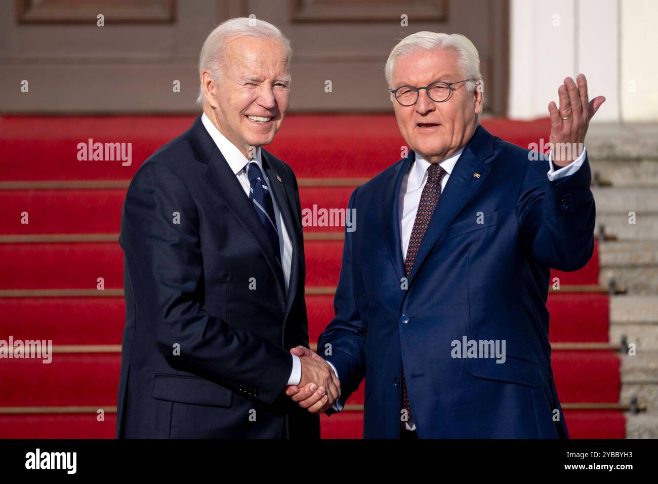 18 ottobre 2024, Berlino, Germania. Arrivo del presidente americano JOE BIDEN al Bellevue Palace - Schloss Bellevue, accolto dal presidente federale tedesco FRANK-WALTER STEINMEIER. Crediti: Andreas Stroh/Alamy Live News Foto Stock