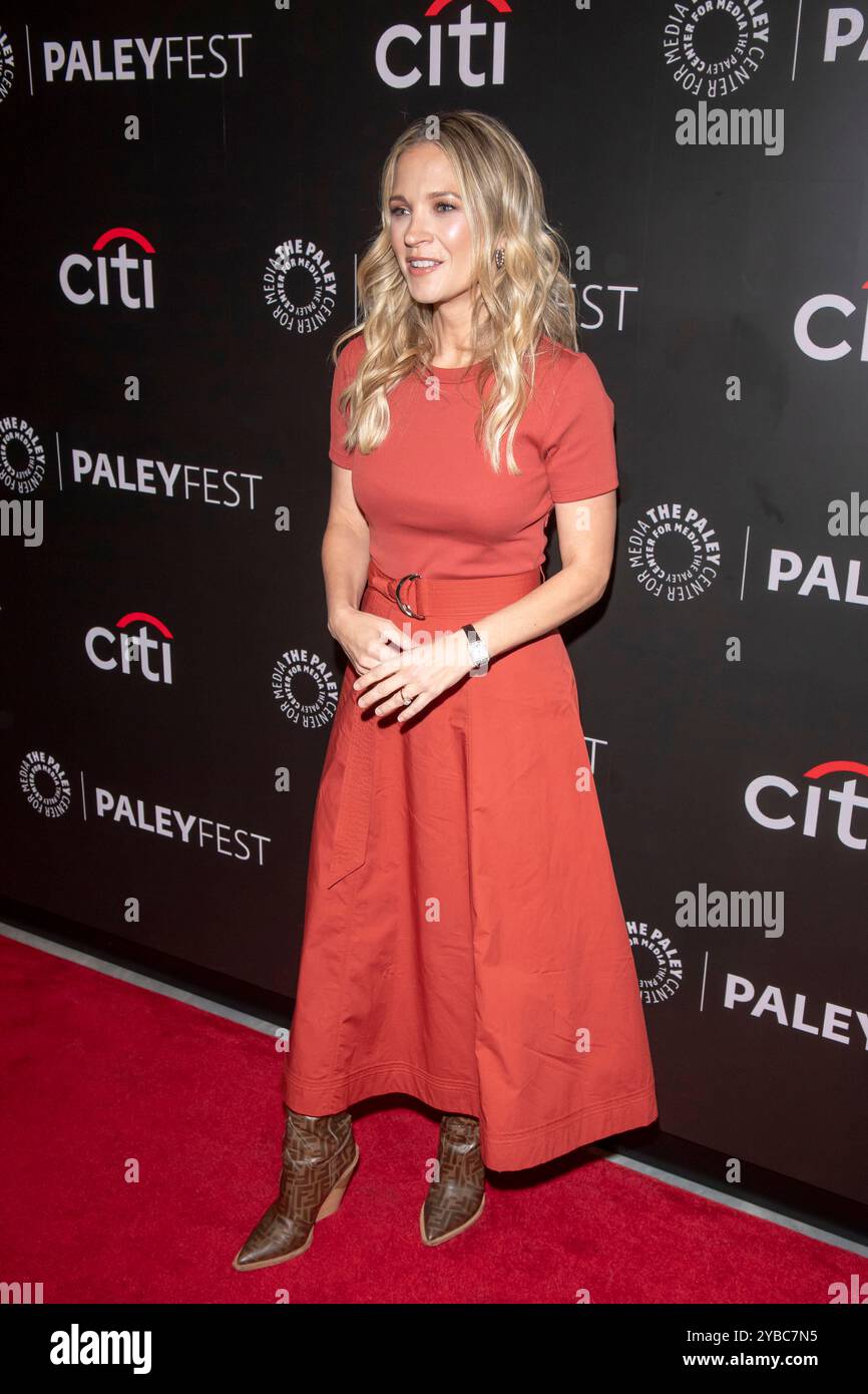 New York, Stati Uniti. 17 ottobre 2024. Vanessa Ray partecipa ai "Blue Bloods" durante il PaleyFest 2024 al Paley Museum di New York. Credito: SOPA Images Limited/Alamy Live News Foto Stock