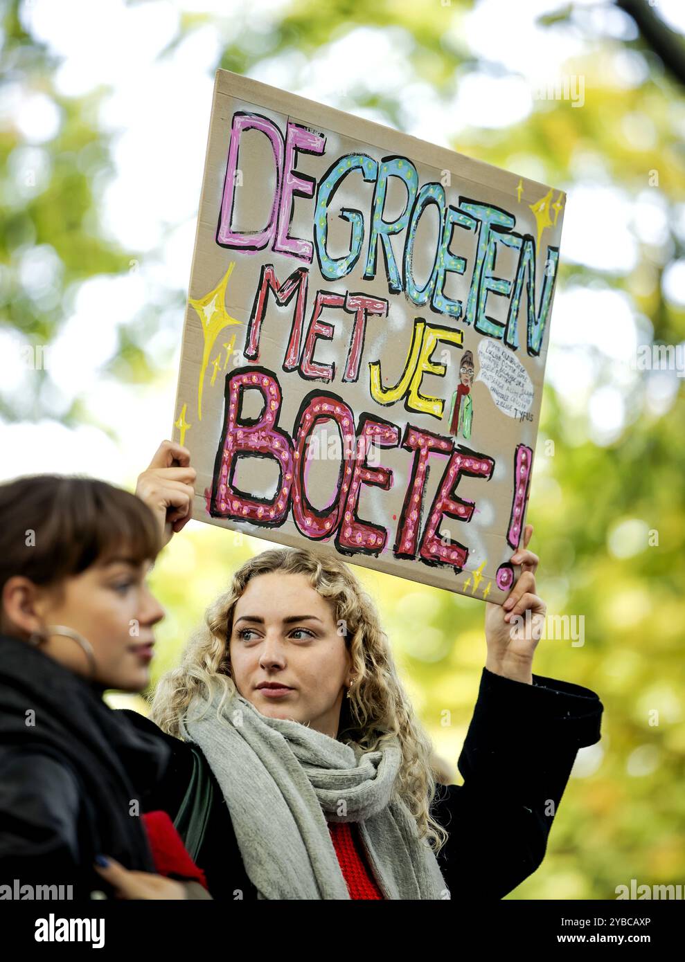 L'AIA - studenti e simpatizzanti durante una protesta dell'Unione Nazionale degli studenti (LSVb). C'è stata una dimostrazione contro i piani per un lungo studio multa e una ridotta borsa di studio di base. ANP ROBIN VAN LONKHUIJSEN netherlands Out - belgio Out Foto Stock