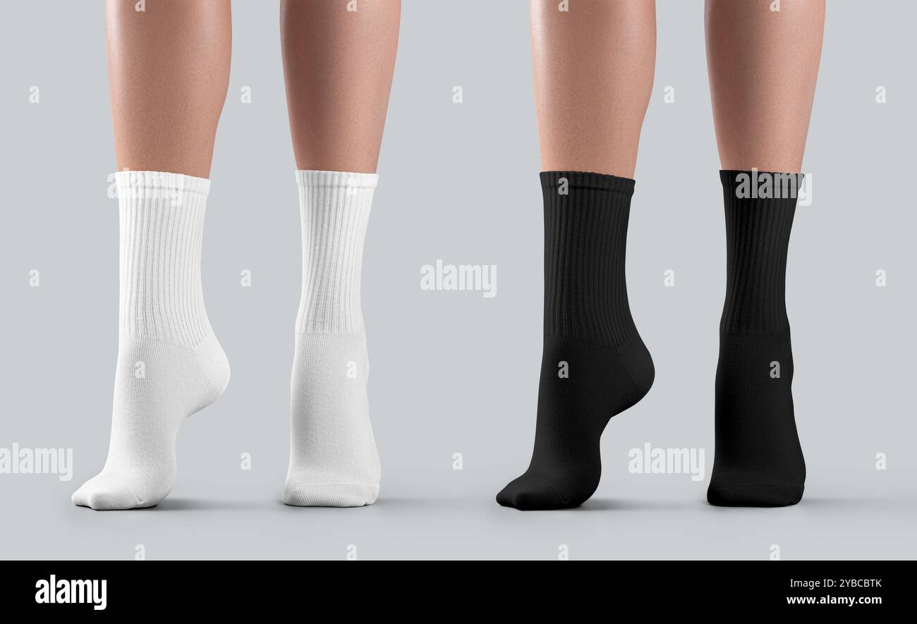 Mockup di calze alte bianche e nere su punta, ghette femminili, parte anteriore, punta allungata, isolata sullo sfondo. Set di abbigliamento alla moda per i piedi per il design Foto Stock