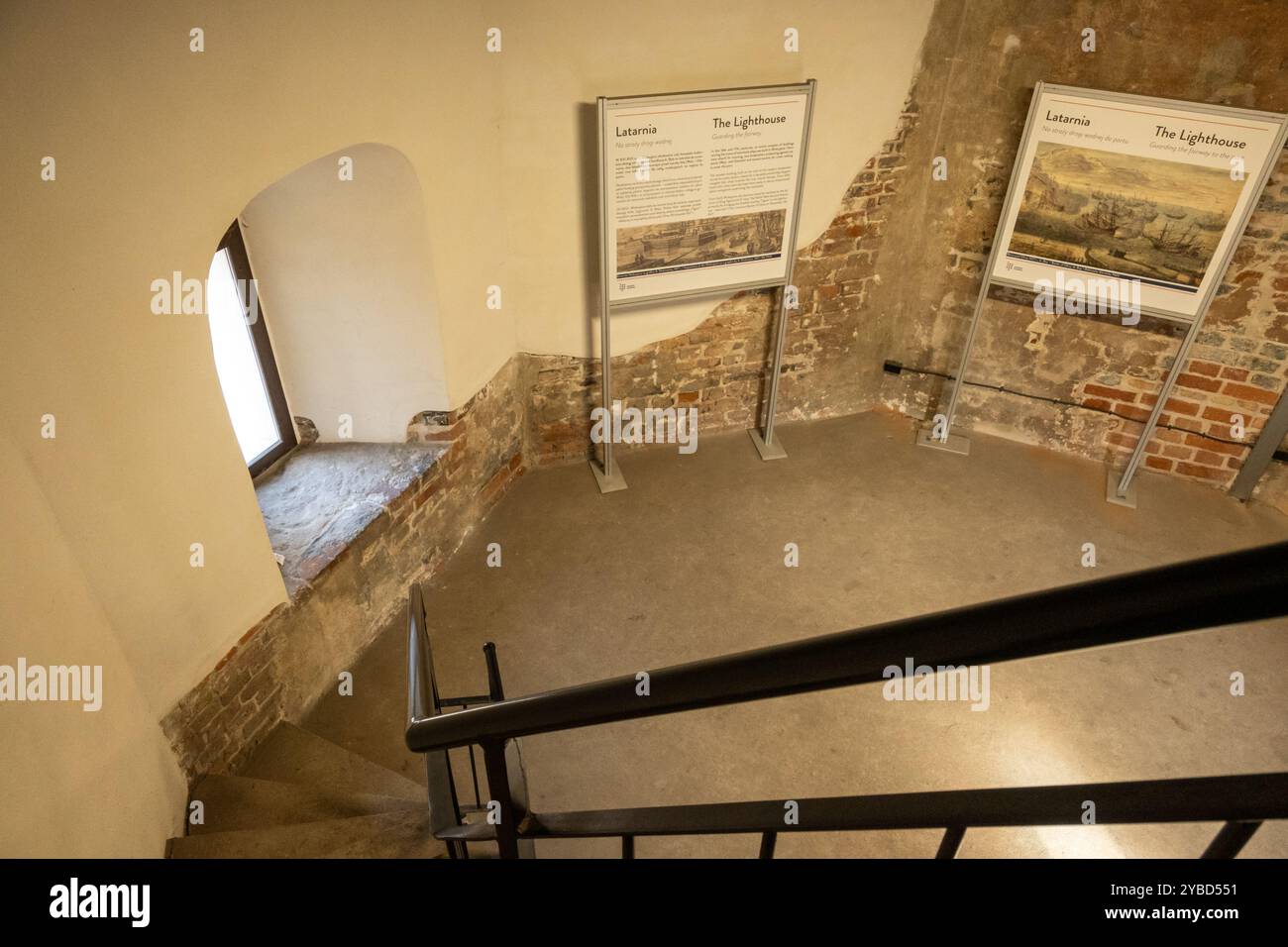 Danzica, Polonia - 6 ottobre 2024: Interno della fortezza di Wisloujscie, una fortezza storica a Danzica sul fiume Martwa Wisła. Polonia Foto Stock