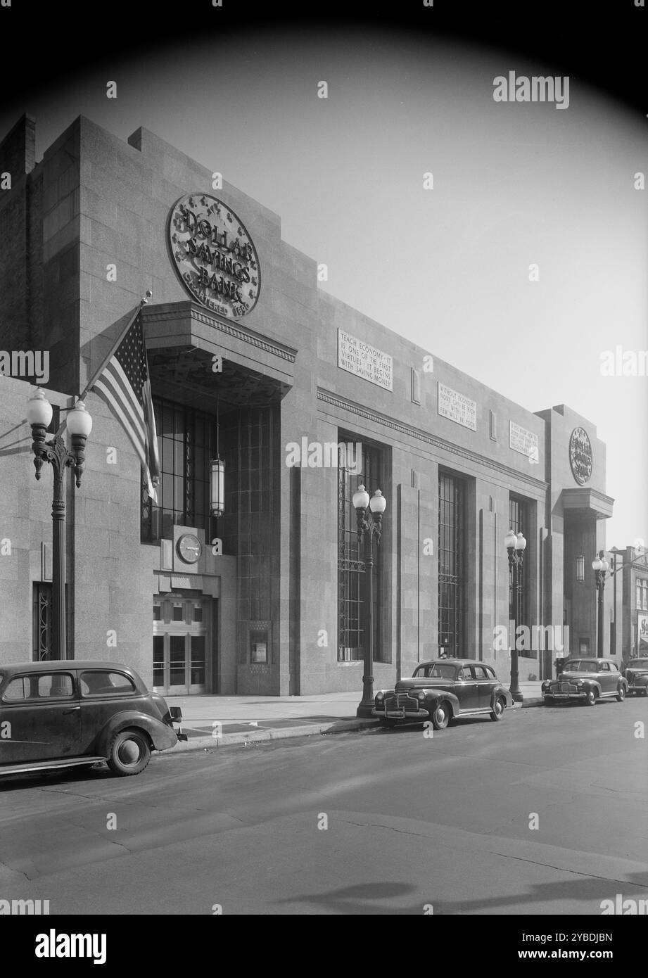 Dollar Savings Bank, Grand Concourse, New York, 1946. Foto Stock