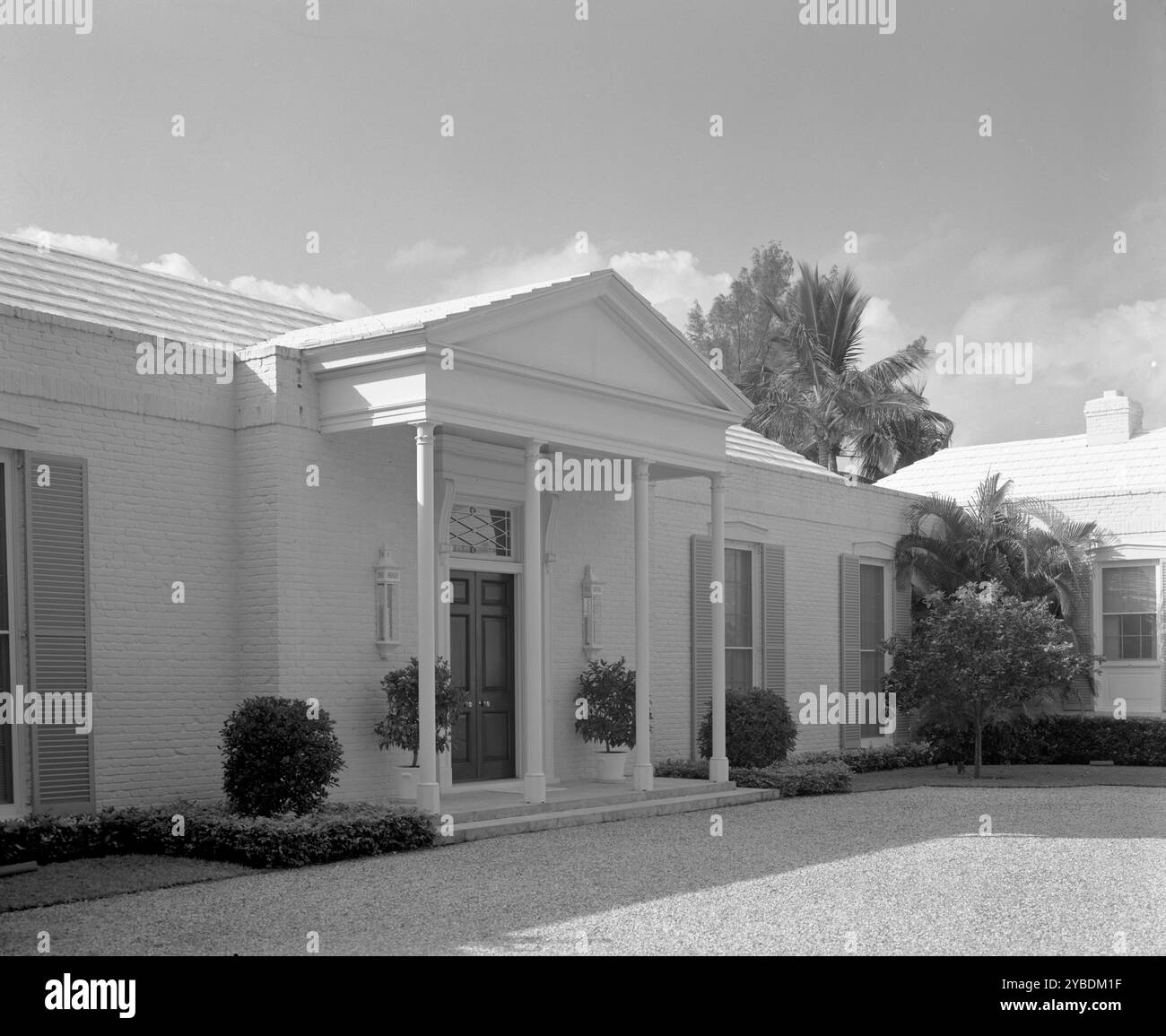 Dr. E Mrs. Leon Levy, residenza al 1409 S. Ocean Blvd., Palm Beach, 1959. Foto Stock