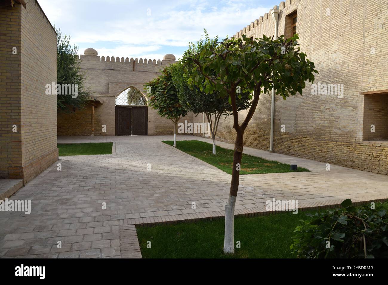 Cortile nel complesso Besh Khovli. XIX secolo. Khiva. Uzbekistan Foto Stock