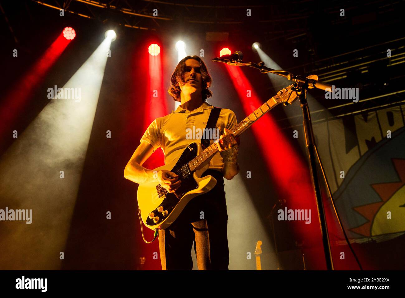 Milano, Italia. 17 ottobre 2024. Cole Clisby di Almost Monday si esibisce dal vivo al Fabrique di Milano, il 18 ottobre 2024 (foto di Mairo cinque/NurPhoto). Crediti: NurPhoto SRL/Alamy Live News Foto Stock