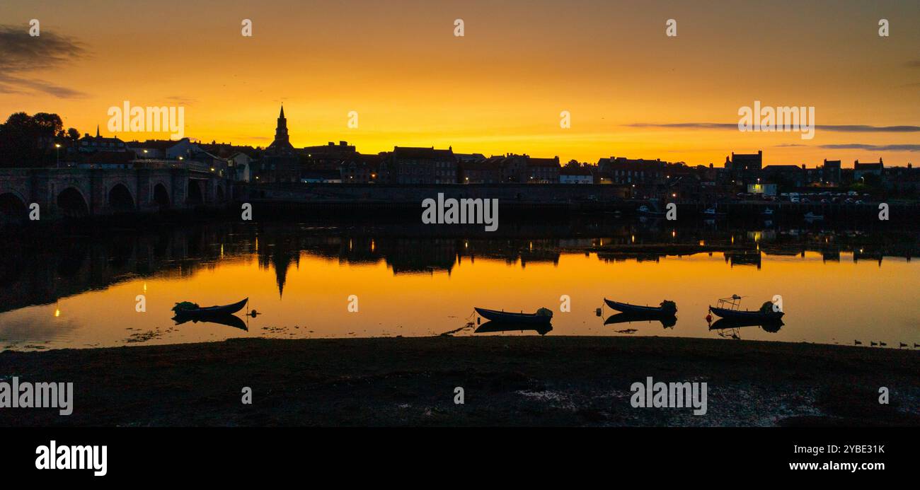 Alba a Berwick upon Tweed, la città più a nord dell'Inghilterra Foto Stock