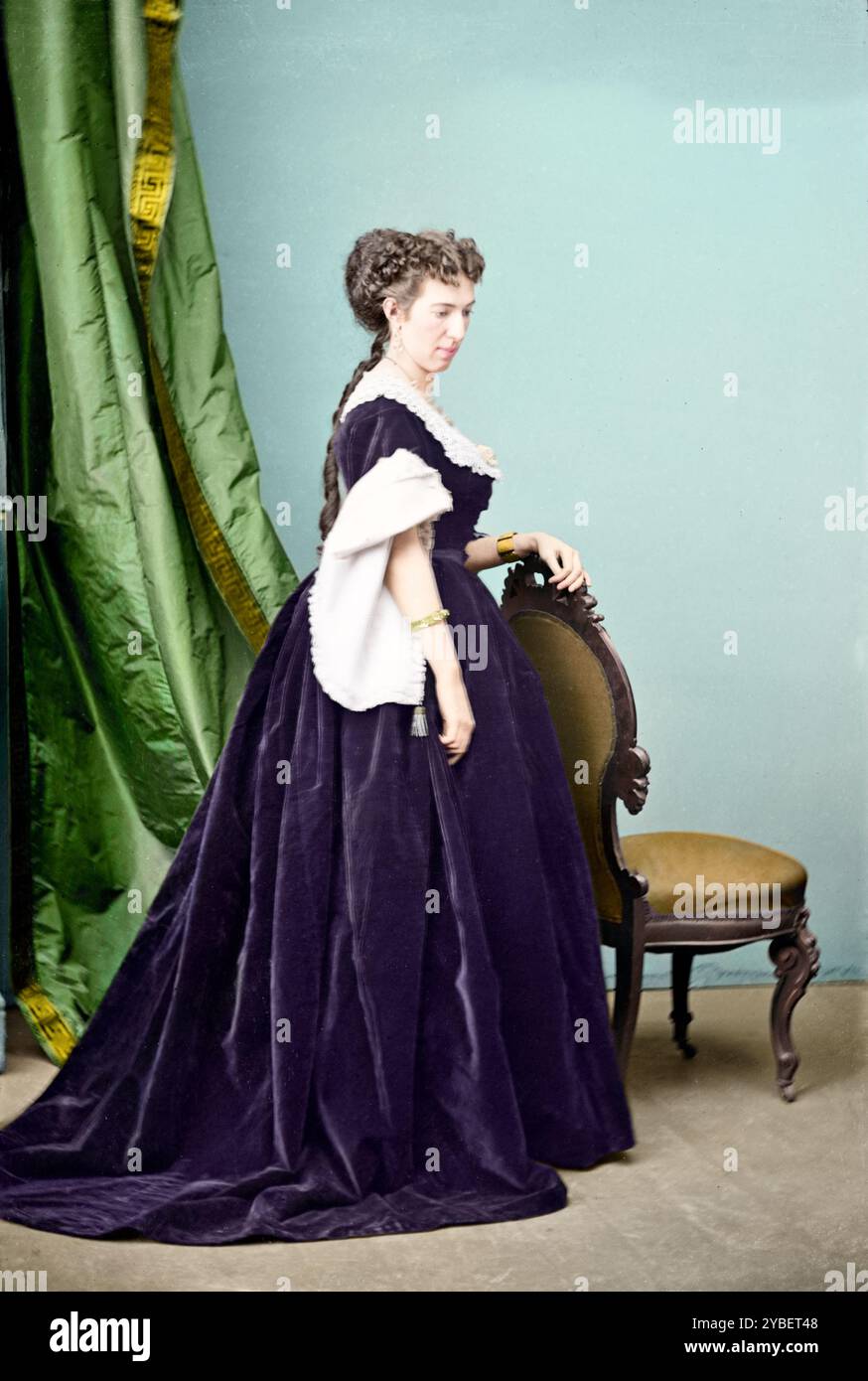 Belle Boyd. Intorno al 1865. Creato da mathew Brady Studio. Belle Boyd fu una delle spie confederate più famose durante la guerra di secessione americana. Secondo il generale confederato Stonewall Jackson, l'intelligence che fornì aiutò il generale a vincere le vittorie nella campagna della valle dello Shenandoah del 1862. Le autorità sospettavano che fosse una spia quasi fin dall'inizio, e l'Unione l'imprigionò più volte, ma Boyd era un maestro della manipolazione. La sua capacità di sfruttare il senso cavalleresco di un soldato e la deferenza naturale del maschio vittoriano verso le “signore” è diventata leggendaria e può aiutare a spiegare wh Foto Stock