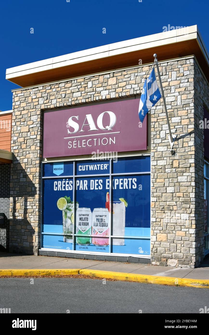 Gatineau, Canada - 18 ottobre 2024: SAQ, o Société des alcools du Québec, è una società provinciale della Corona del Québec responsabile del commercio di A. Foto Stock