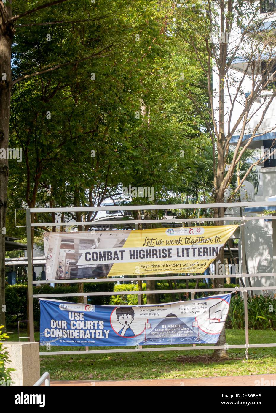 "Combat Highrise Litter - chi commette per la prima volta verrà multato" - Bukit Merah complessi residenziali di appartamenti a piani alti, Singapore Foto Stock