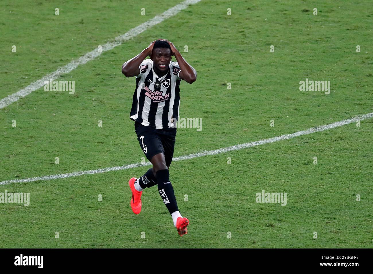 Rio de Janeiro, Brasile. 18 ottobre 2024. Luiz Henrique del Botafogo reagisce durante la partita tra Botafogo e Criciuma, per la serie A 2024 brasiliana, allo Stadio Maracana, a Rio de Janeiro il 18 ottobre 2024. Foto: Satiro Sodré/DiaEsportivo/Alamy Live News crediti: DiaEsportivo/Alamy Live News Foto Stock