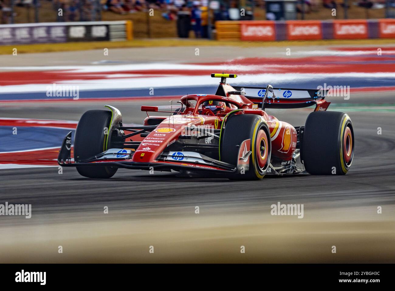 Austin, Texas - 18 ottobre 2024: Carlos Sainz, pilota della 55 Scuderia Ferrari F1, gareggia nel Gran Premio degli Stati Uniti di Formula 1 Pirelli sul circuito delle Americhe di Austin, Texas. Crediti: Nick Paruch / Alamy Live News Foto Stock