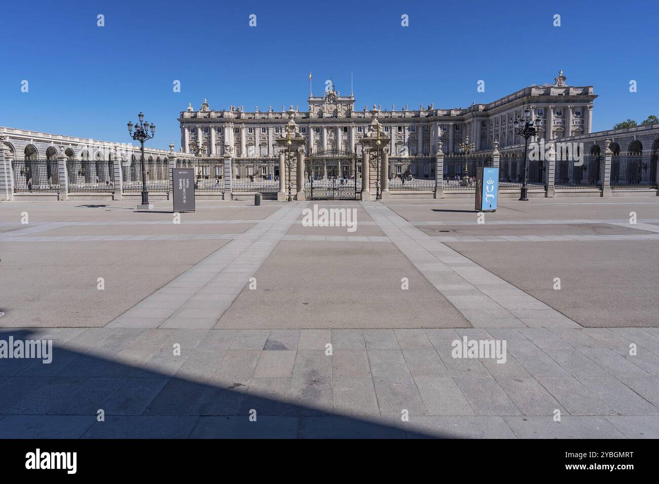 Palazzo reale di Madrid: L'iconica residenza dei reali spagnoli, che ospita cerimonie di Stato Foto Stock