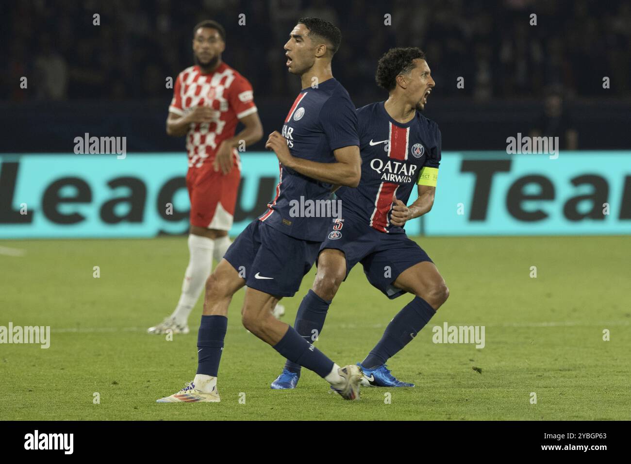 Partita di calcio, Achraf HAKIMI Paris Saint Germain è partito e il capitano MARQUINHOS Paris St Germain tifa dopo la vittoria contro il Girona FC, Parc des PRI Foto Stock