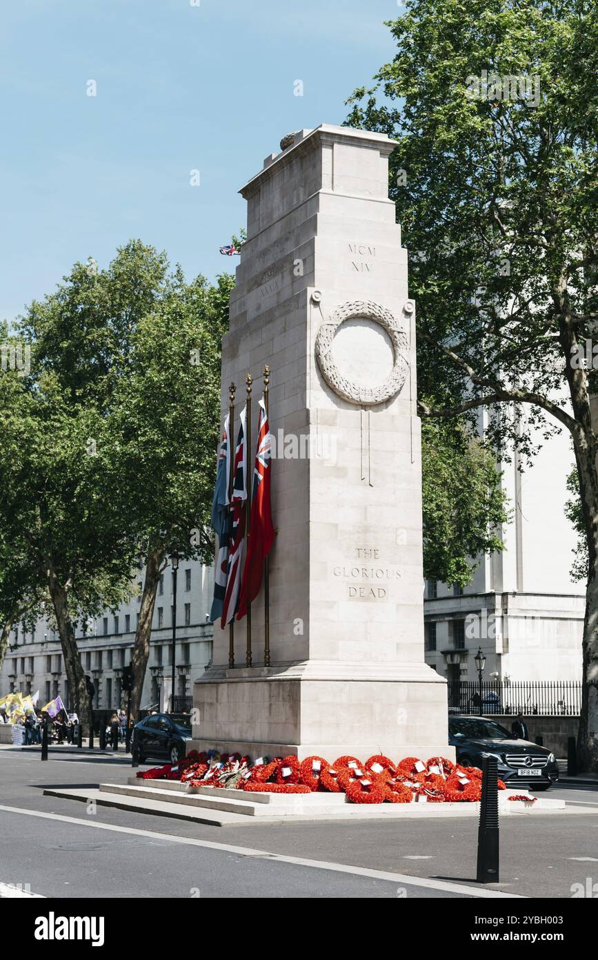 Londra, Regno Unito, 15 maggio 2019: Veduta del cenotafio a Whitehall. È un monumento commemorativo di guerra a Londra dopo la fine della prima guerra mondiale Foto Stock