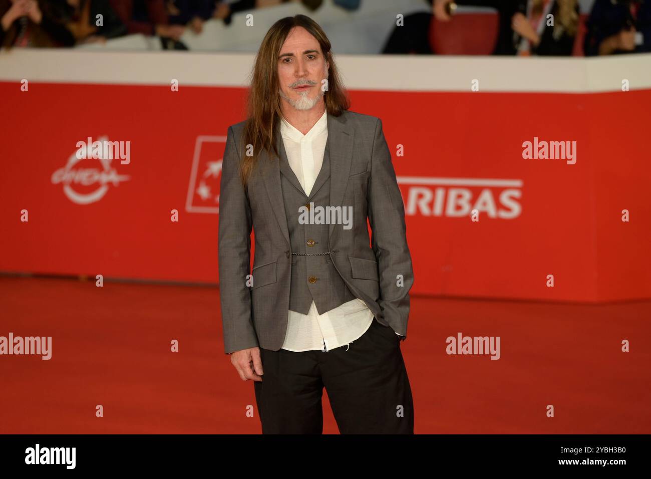 Roma, Italia. 18 ottobre 2024. Manuel Agnelli partecipa al Red carpet del film "fino alla fine" al Rome Film Fest 2024 all'Auditorium Parco della musica. (Foto di Mario Cartelli/SOPA Images/Sipa USA) credito: SIPA USA/Alamy Live News Foto Stock