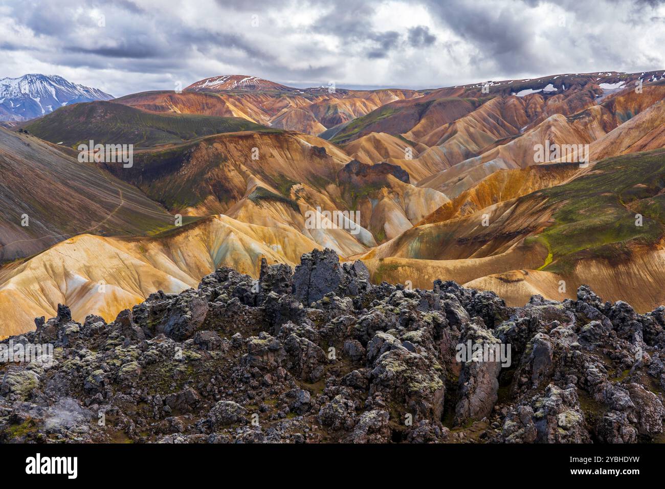 Campi di lava e montagne riolite a Landmannalaugar Foto Stock