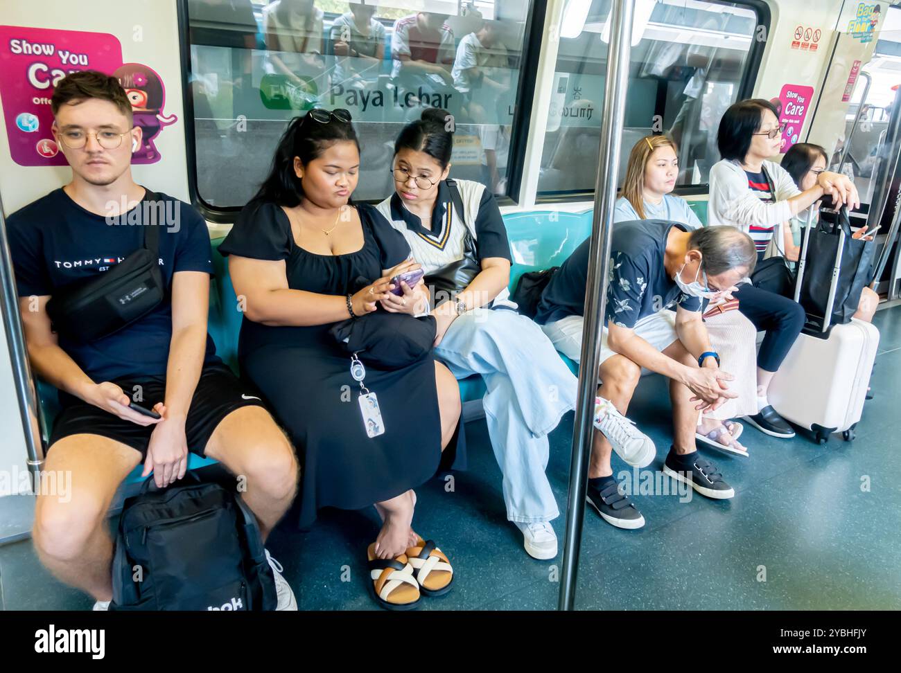 Pendolari in metropolitana a Singapore Foto Stock