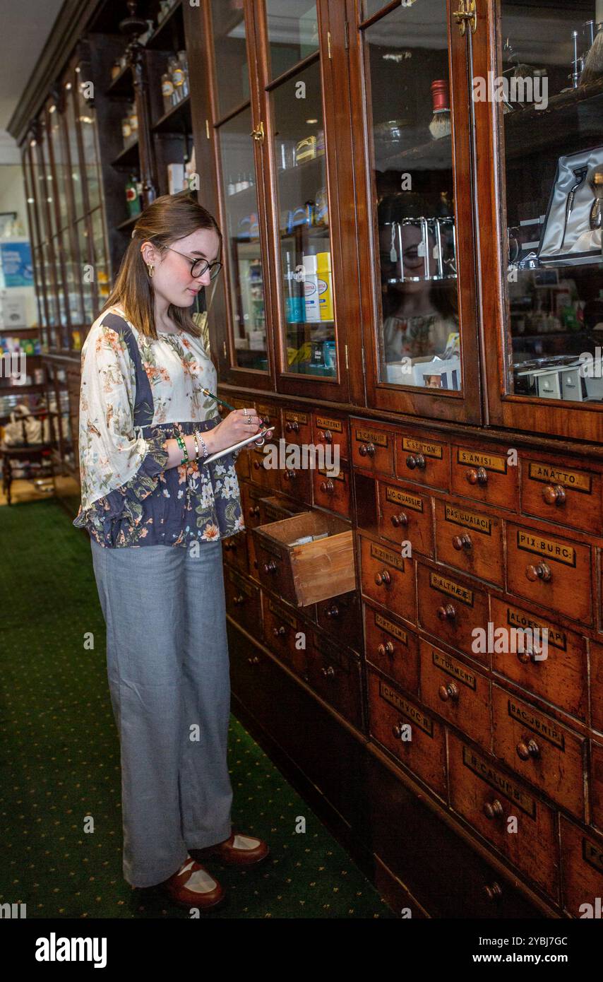 Dr. Harris & Co St James's, Londra, Regno Unito Foto Stock