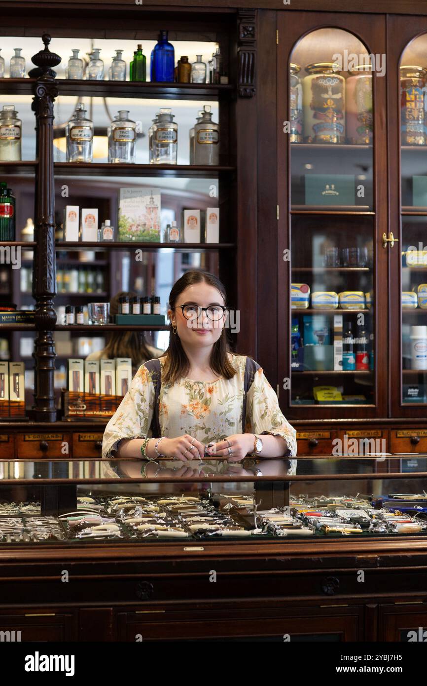 Dr. Harris & Co St James's, Londra, Regno Unito Foto Stock