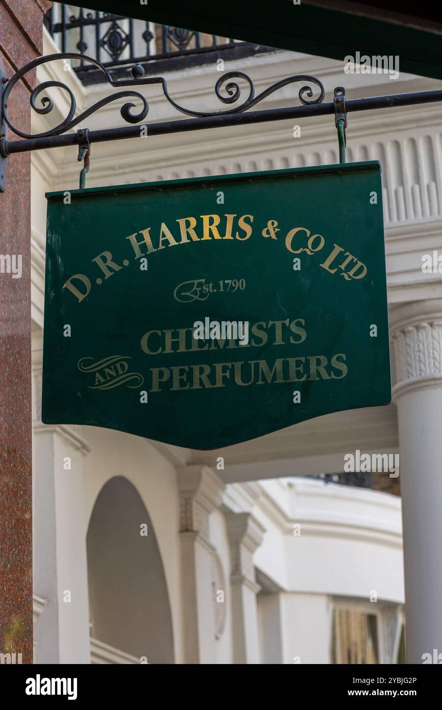 D. R. Harris & Co Farmacia, St James's Street., Londra, Regno Unito Foto Stock