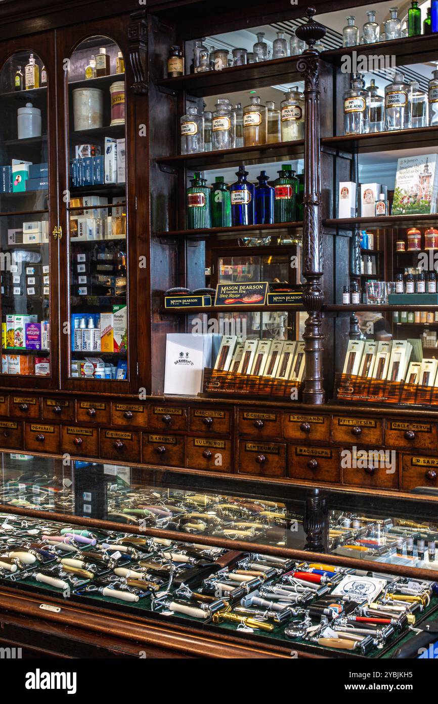 Dr. Harris & Co St James's, Londra, Regno Unito Foto Stock