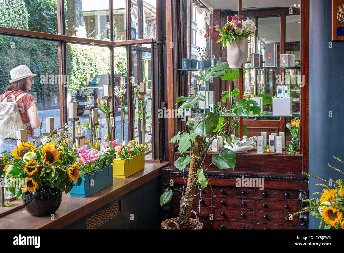 Floris London British Perfumers dal 1730 Foto Stock Floris London British Perfumers dal 1730 Foto Stock